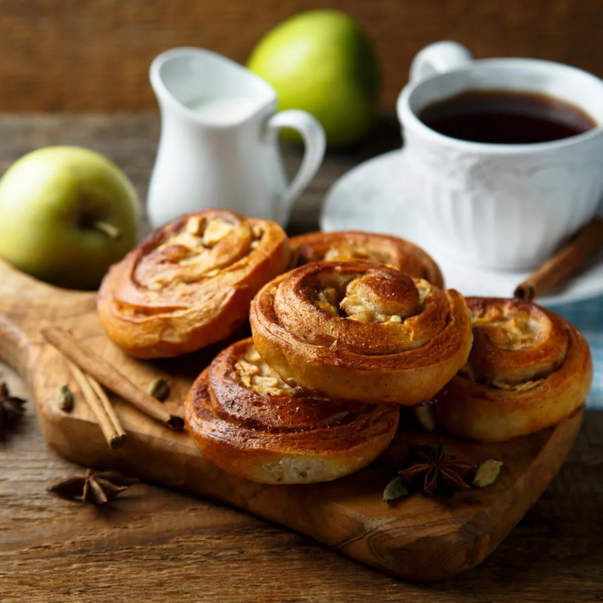 Apple & Walnut Scroll